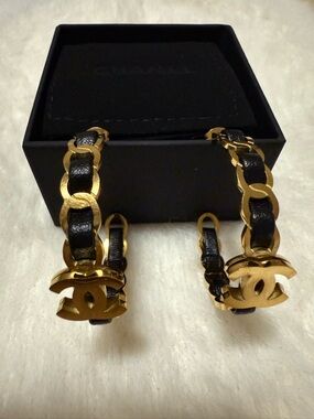 Luxurious CC Style Hoop Black&Goldtone Earrings
